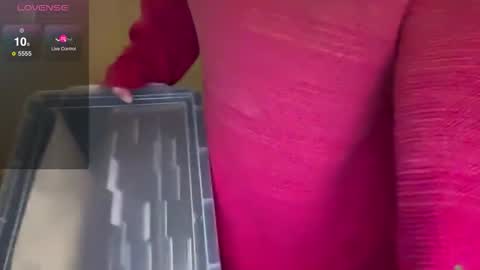 Snapshot of glitterkitty_108 chatting on November 2025 10:53:02 PM GlitterKitty 108 online show from November 2025 10:53:02 PM