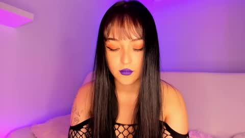 Mimi online show from December 2024 08:21:02 PM