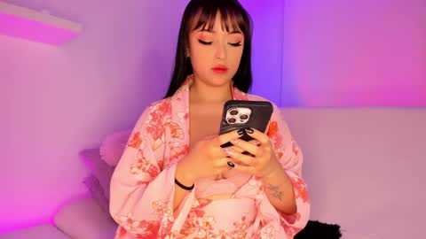 Mimi online show from January 2025 04:18:02 PM