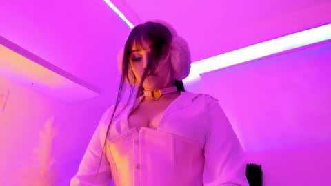 Mimi online show from September 2025 07:49:02 PM