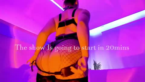 Mimi online show from May 2026 10:04:02 PM