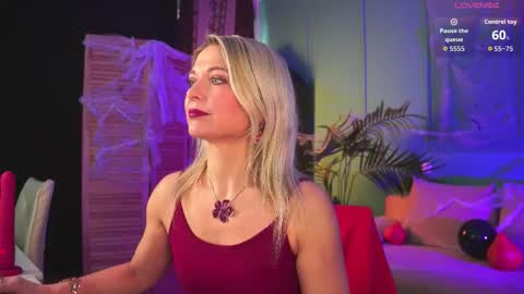 Snapshot of gloria_lovely chatting on November 2025 10:58:02 AM Gloria online show from November 2025 10:58:02 AM