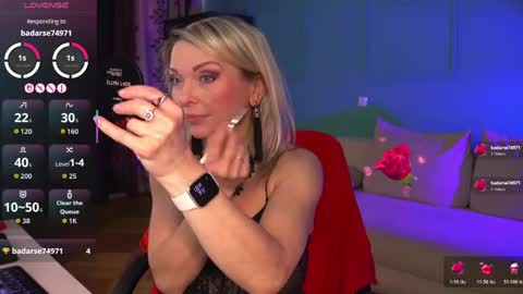 Snapshot of gloria_lovely chatting on April 2026 11:00:02 AM Gloria online show from April 2026 11:00:02 AM