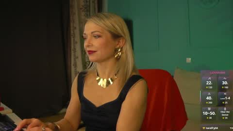 Snapshot of gloria_lovely chatting on April 2026 11:38:01 AM Gloria online show from April 2026 11:38:01 AM