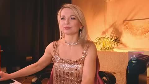 Snapshot of gloria_lovely chatting on May 2026 11:04:01 AM Gloria online show from May 2026 11:04:01 AM