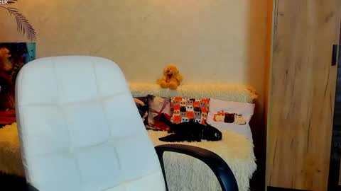 Gloria Wood online show from May 2026 09:00:01 PM