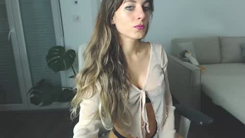 Snapshot of gloriagrey chatting on November 2025 09:50:01 PM Gloria Grey online show from November 2025 09:50:01 PM