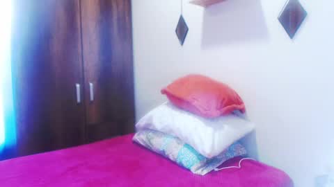 Snapshot of gloriawhitte7 chatting on December 2024 09:04:01 PM gloriawhitte7 online show from December 2024 09:04:01 PM