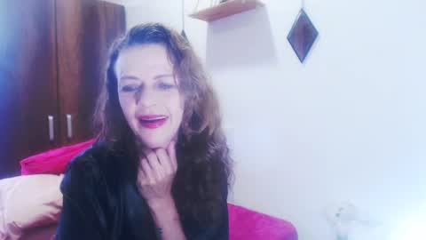 Snapshot of gloriawhitte7 chatting on December 2024 05:44:02 PM gloriawhitte7 online show from December 2024 05:44:02 PM