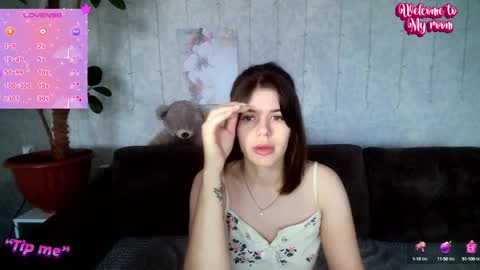 Snapshot of glossy_girl_1 chatting on October 2025 03:40:02 AM Roxy online show from October 2025 03:40:02 AM
