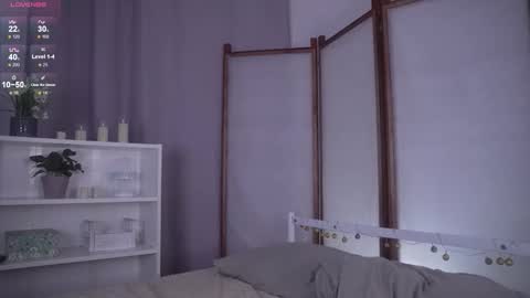 Snapshot of glowwww_ chatting on November 2025 03:38:02 PM Eloise online show from November 2025 03:38:02 PM