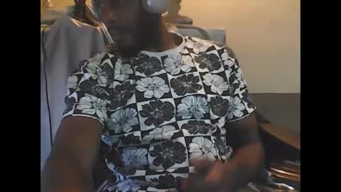 Snapshot of goatchocolate chatting on December 2024 07:00:01 PM goatchocolate online show from December 2024 07:00:01 PM