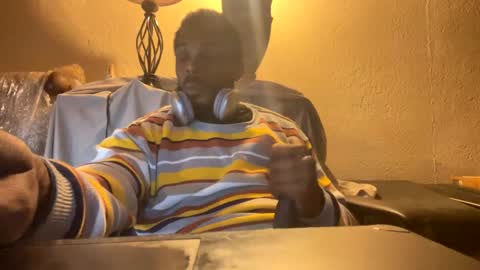 Snapshot of goatchocolate chatting on December 2024 09:47:02 PM goatchocolate online show from December 2024 09:47:02 PM