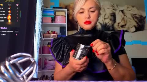 Snapshot of goddess_isabella11 chatting on April 2026 03:11:01 AM Mrs. Isabella online show from April 2026 03:11:01 AM