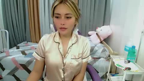 Snapshot of goddess_kendr chatting on March 2026 11:33:01 PM kendra online show from March 2026 11:33:01 PM