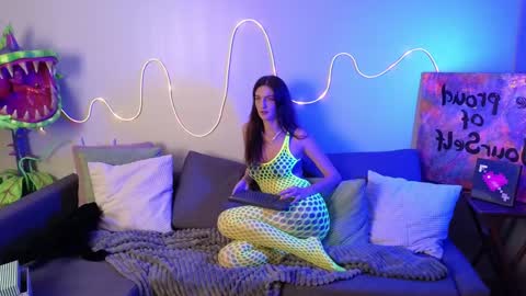Snapshot of goddess_marylin chatting on January 2025 10:08:01 AM 330 UTC2 girls online show from January 2025 10:08:01 AM
