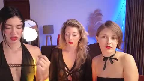 Snapshot of goddess_marylin chatting on February 2025 03:10:02 AM 330 UTC2 girls online show from February 2025 03:10:02 AM