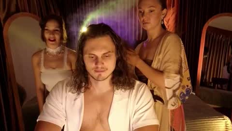   330 UTC2 girls   online show from November 2025 03:38:02 AM