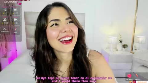 Mia online show from October 2025 12:11:01 AM