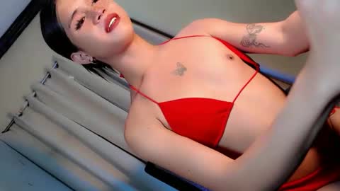 Snapshot of goddess_riana chatting on October 2025 04:10:01 AM YOUR GODDESS RIAN online show from October 2025 04:10:01 AM