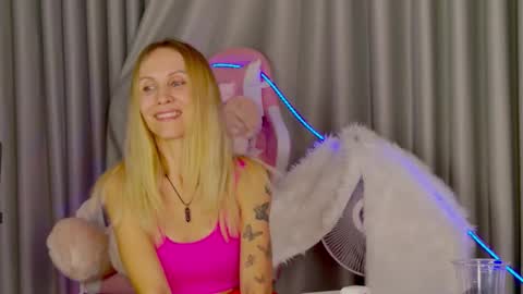 Katarina online show from November 2025 12:26:01 PM