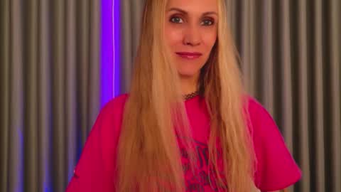 Katarina online show from November 2025 10:52:02 AM