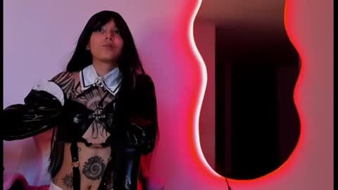 Snapshot of goddess_vee_ chatting on October 2025 10:32:02 PM vee online show from October 2025 10:32:02 PM