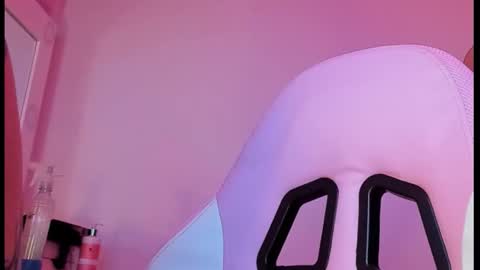 Snapshot of goddess_vee_ chatting on October 2025 11:52:02 PM vee online show from October 2025 11:52:02 PM