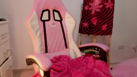 Snapshot of goddess_vee_ chatting on April 2026 11:40:02 PM vee online show from April 2026 11:40:02 PM