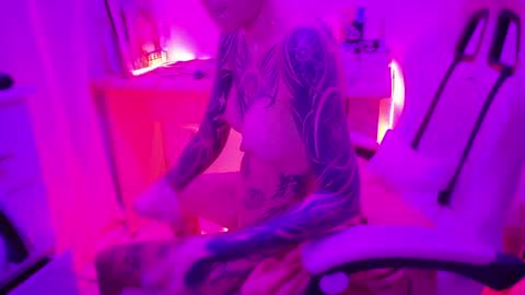 Snapshot of goddess_vee_ chatting on May 2026 02:18:01 AM vee online show from May 2026 02:18:01 AM