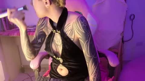 Snapshot of goddess_vee_ chatting on May 2026 02:53:02 AM vee online show from May 2026 02:53:02 AM