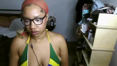 Snapshot of goddessdaisysky chatting on December 2024 11:51:01 PM Goddess Daisy Sky online show from December 2024 11:51:01 PM