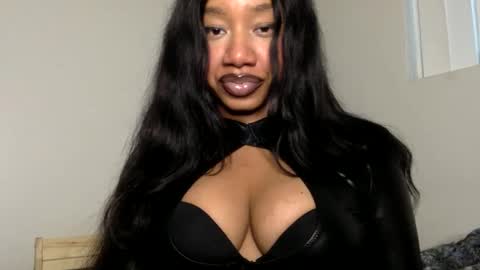 Snapshot of goddessdaisysky chatting on March 2025 01:42:02 AM Goddess Daisy Sky online show from March 2025 01:42:02 AM