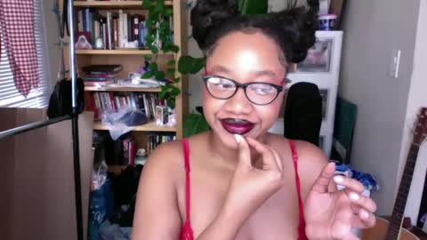 Snapshot of goddessdaisysky chatting on September 2025 06:52:02 PM Goddess Daisy Sky online show from September 2025 06:52:02 PM