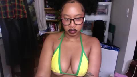 Snapshot of goddessdaisysky chatting on September 2025 04:55:02 PM Goddess Daisy Sky online show from September 2025 04:55:02 PM