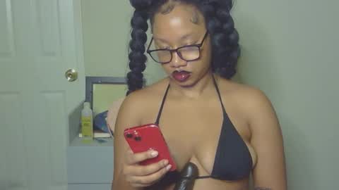 Snapshot of goddessdaisysky chatting on October 2025 02:58:02 AM Goddess Daisy Sky online show from October 2025 02:58:02 AM