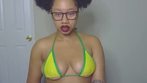 Snapshot of goddessdaisysky chatting on October 2025 05:40:02 PM Goddess Daisy Sky online show from October 2025 05:40:02 PM