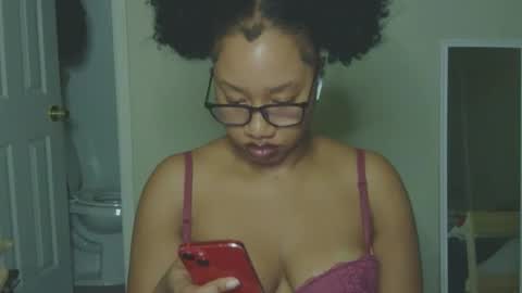 Snapshot of goddessdaisysky chatting on October 2025 02:12:01 AM Goddess Daisy Sky online show from October 2025 02:12:01 AM