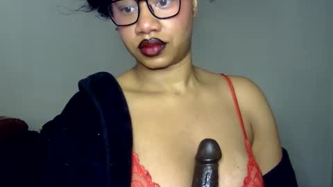 Snapshot of goddessdaisysky chatting on December 2025 06:23:01 PM Goddess Daisy Sky online show from December 2025 06:23:01 PM