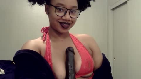 Snapshot of goddessdaisysky chatting on December 2025 06:48:02 PM Goddess Daisy Sky online show from December 2025 06:48:02 PM