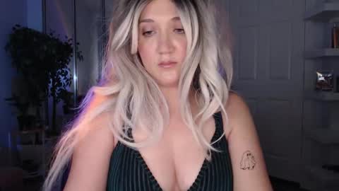 Snapshot of goddessemmy chatting on March 2026 06:04:02 AM Goddess Emmy online show from March 2026 06:04:02 AM