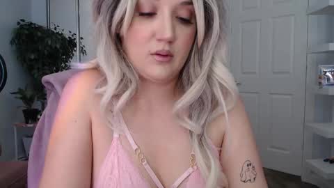 Snapshot of goddessemmy chatting on March 2026 09:10:01 PM Goddess Emmy online show from March 2026 09:10:01 PM