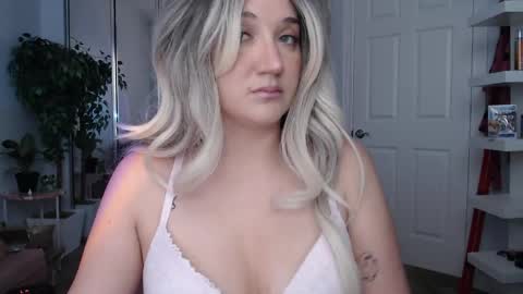 Snapshot of goddessemmy chatting on March 2026 07:39:01 PM Goddess Emmy online show from March 2026 07:39:01 PM