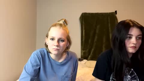 feyaa22 online show from December 2024 11:47:01 PM