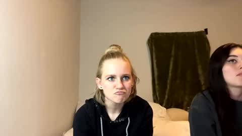 feyaa22 online show from December 2024 11:03:01 PM