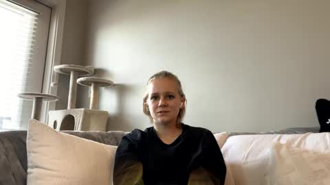 feyaa22 online show from December 2024 07:43:02 PM