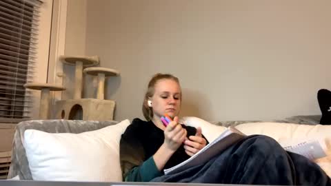 feyaa22 online show from December 2024 02:41:02 AM