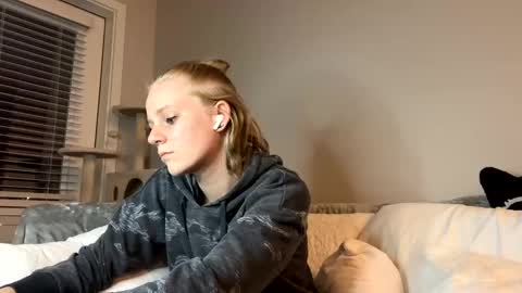 feyaa22 online show from December 2024 02:37:02 AM