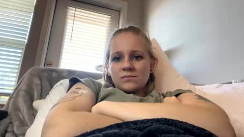 feyaa22 online show from December 2024 05:10:02 PM