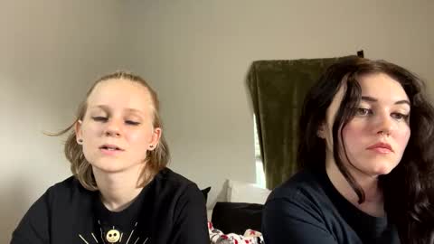 feyaa22 online show from December 2024 06:24:02 PM